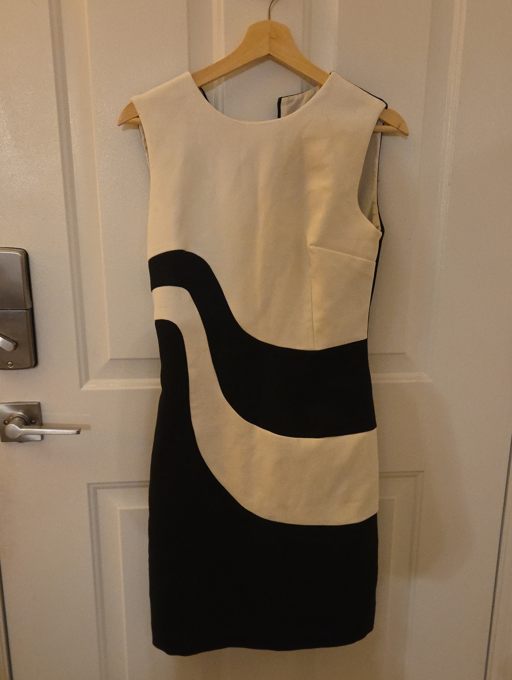 Marmalade Shop Sleeveless Black and White Wave Sheath Dress